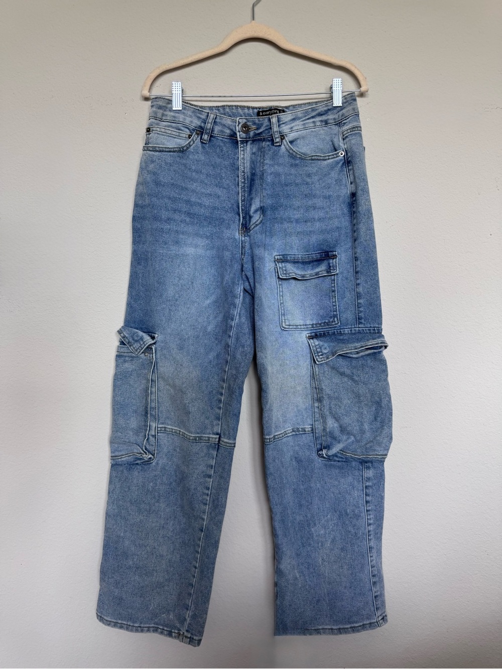 & Everything Denim High-Rise Wide-Leg Cargo Jeans Medium Wash - Size 31/30
